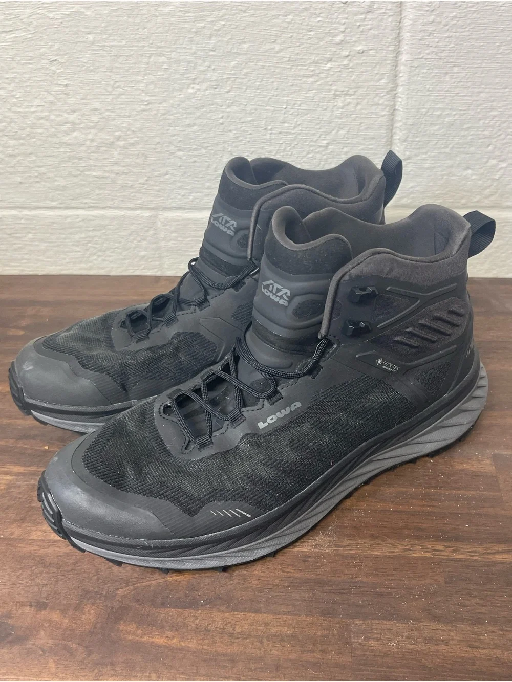 Lowa Fortux GTX QC Mid Hiking Boots Men’s Size 11 Black Gore-Tex Waterproof Boot